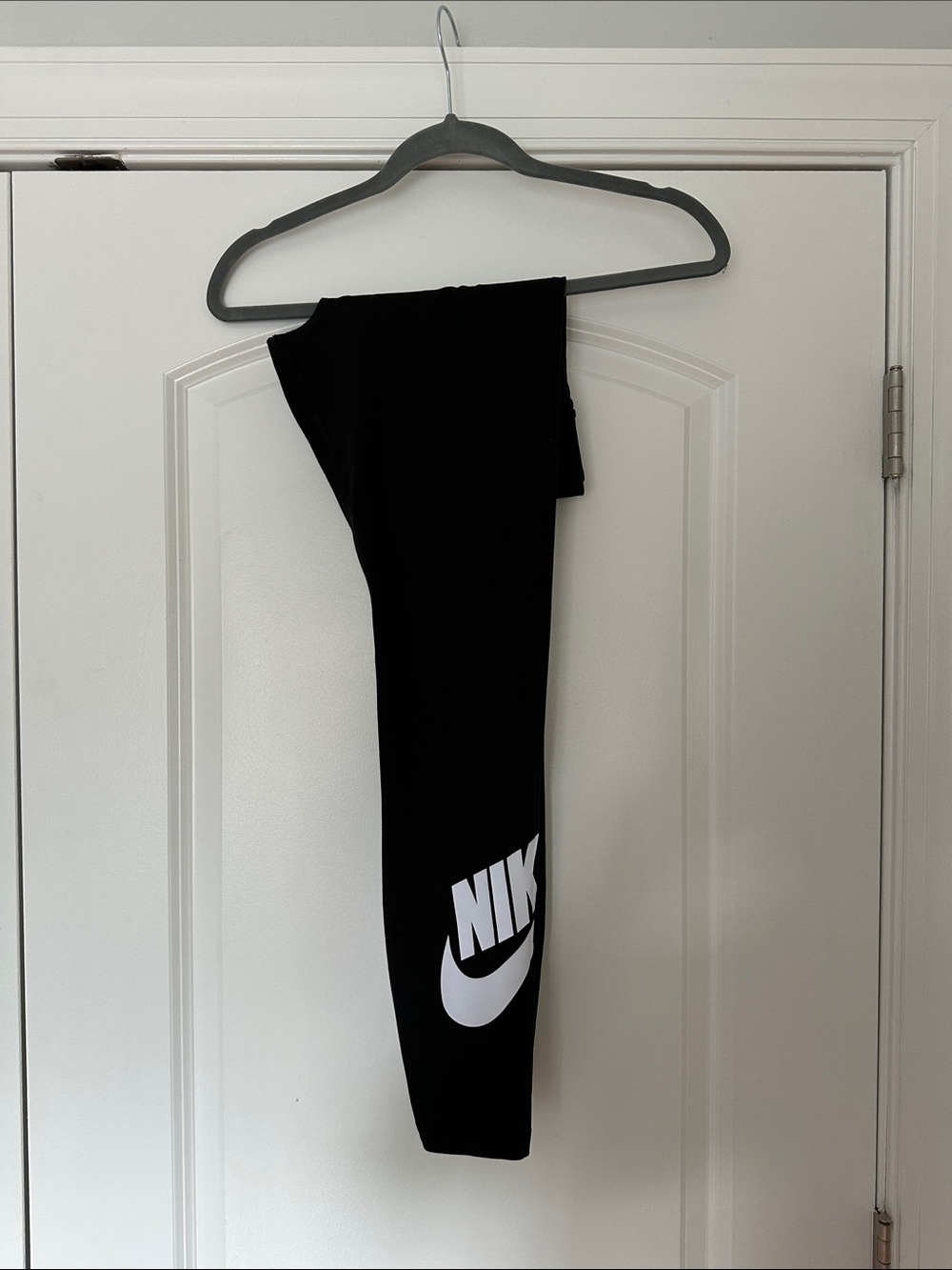 Nike Women’s Black Logo Leggings
